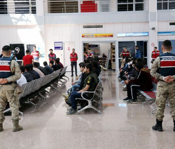 Turkey Deported 138 Illegal Afghanistani Immigrants