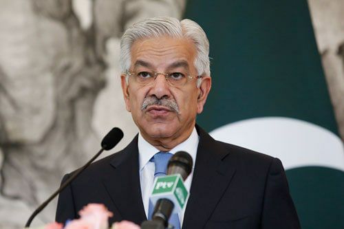 Pakistan's Defense Minister: We Will Eradicate Terrorism Regardless of Afghanistan's Position