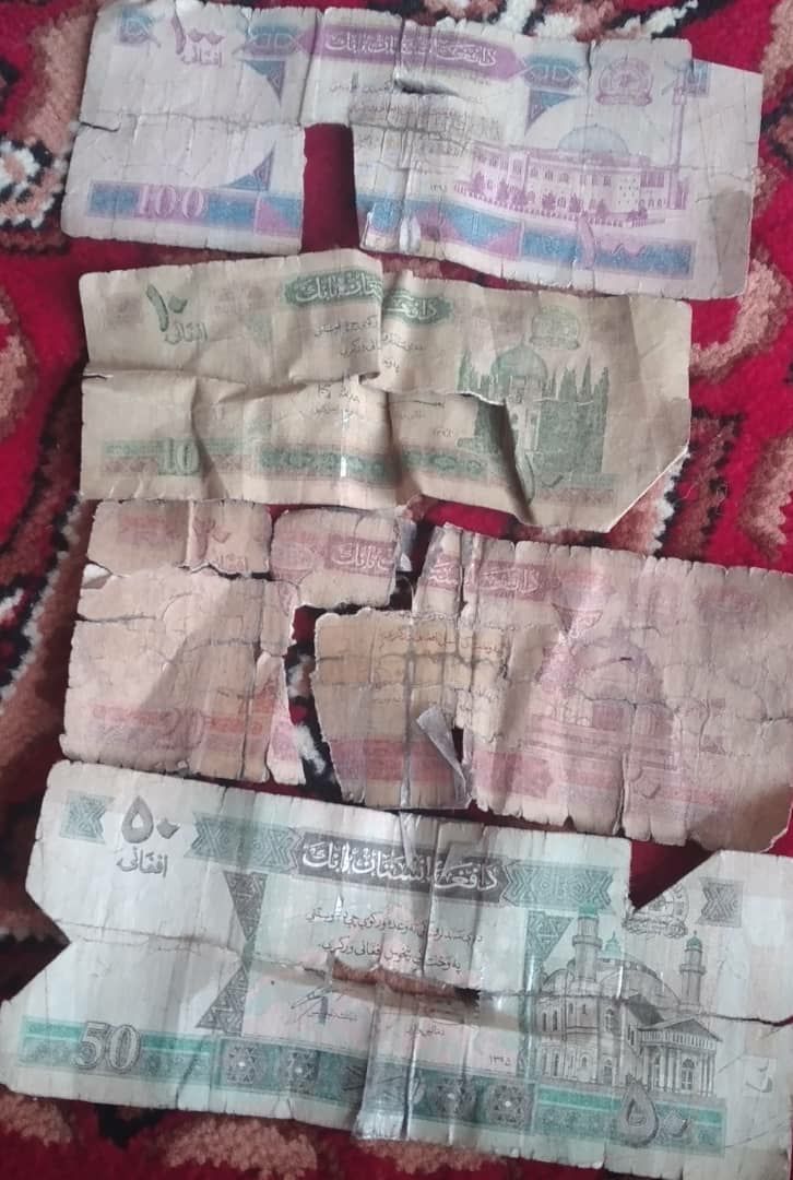 The Complains of Kunduz Civil Services Officers from Paying their Salaries with Rusty Money