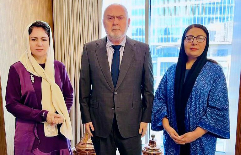 The UN Special Coordinator Met with a Number of Active Afghanistani Women in Turkey