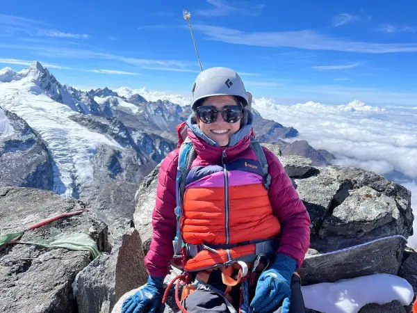 Afghanistani girl climbs 5630-meter peak in Nepal