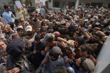 Analysts: Pakistan's suppression of Afghanistani refugees may cause the radicalization of these immigrants