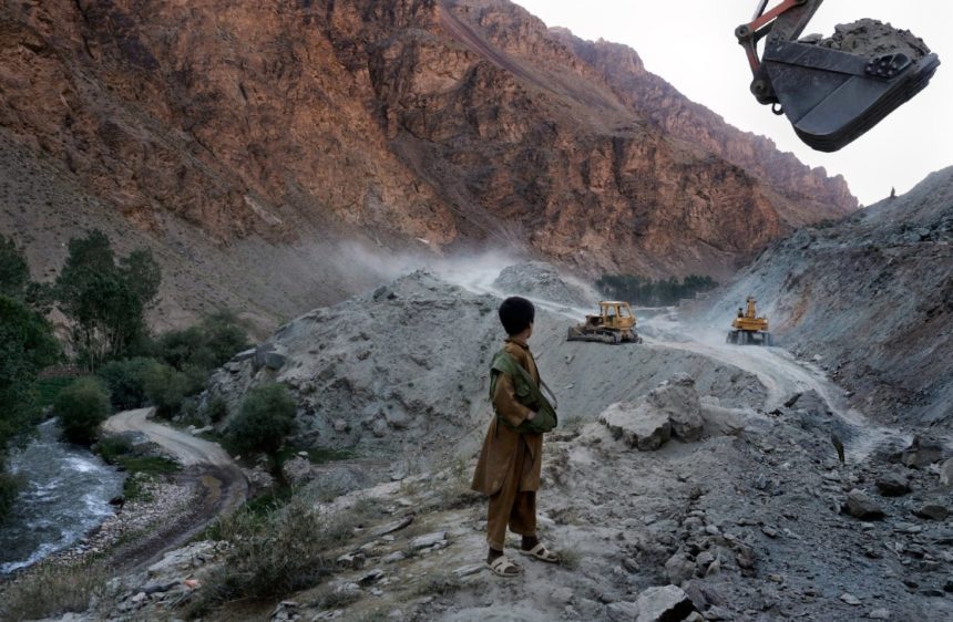 Taliban Group Asks Foreign Countries to Invest in Afghanistan's Mining Sector