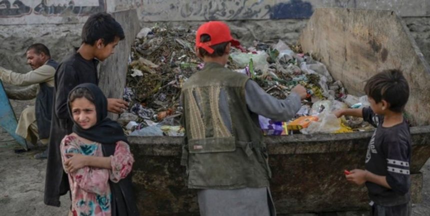 Save the Children Fund: Afghanistani Children Will Starve More Next Year