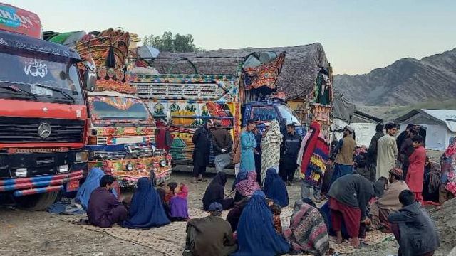 UN Expresses Concern Over Afghanistani Women's Situation After Being Expelled From Pakistan