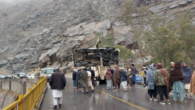 10 individuals died as a result of a traffic incident on the Kabul-Jalalabad highway