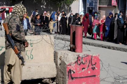 Taliban beats passport applicants in Kabul